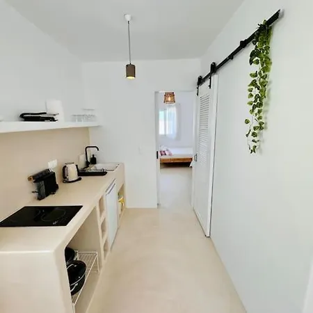 Walk The View With Yard In Chora d'Ios