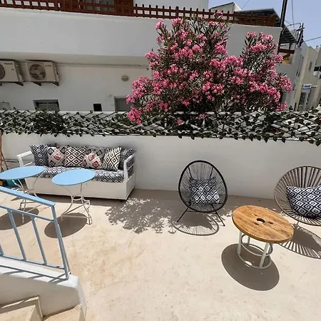 Walk The View With Yard In Appartement Chora d'Ios