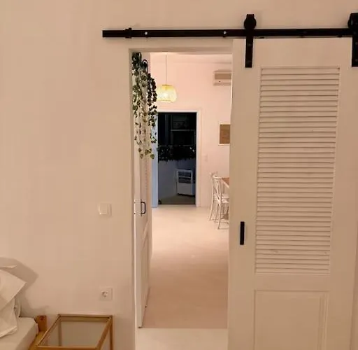 Walk The View With Yard In Appartement Chora (Ios)