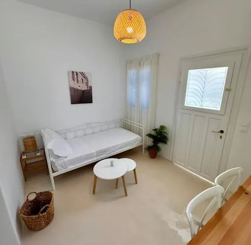 Walk The View With Yard In *