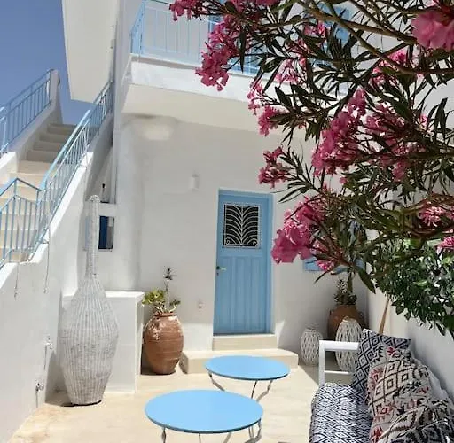 Walk The View With Yard In